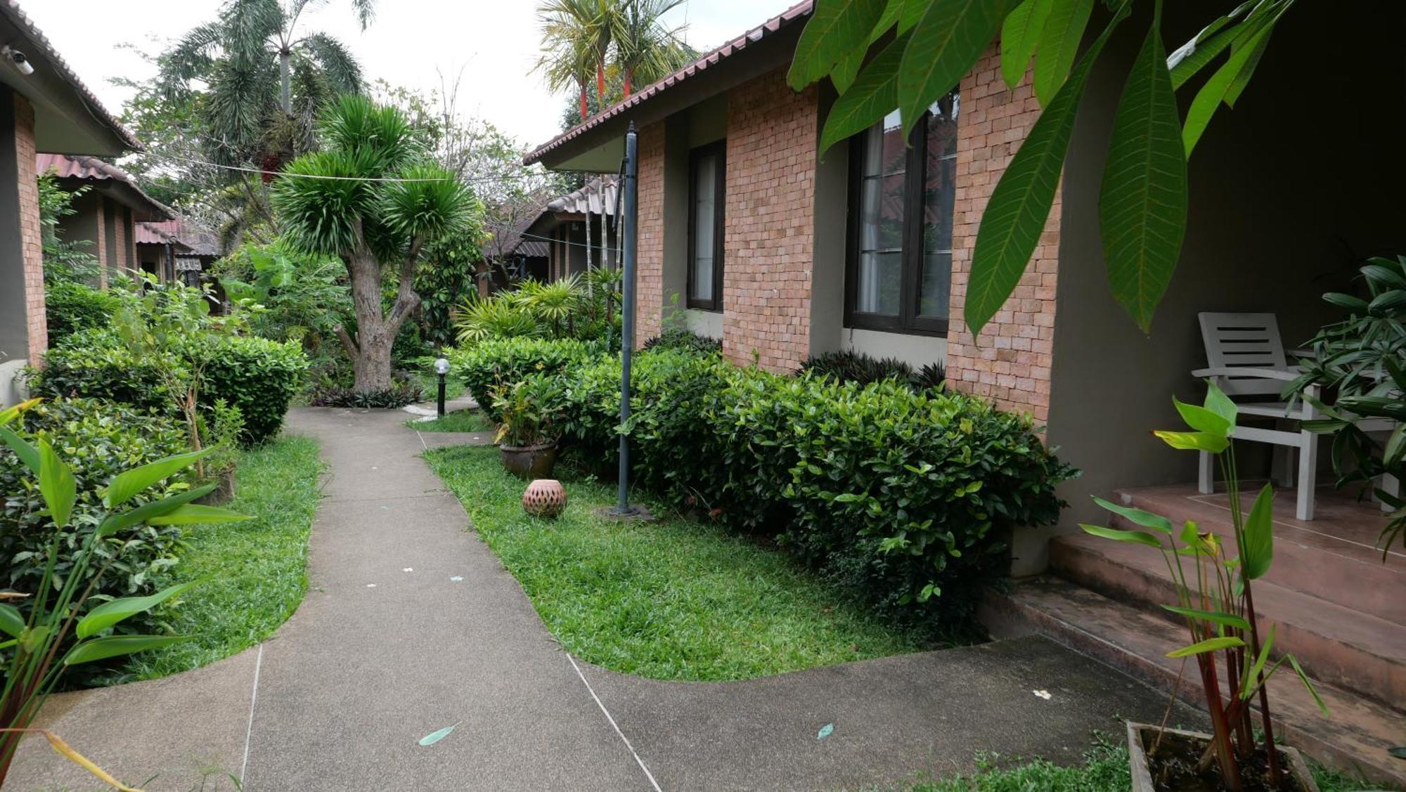 Flora Ville-Sha Plus Chalong Luaran gambar